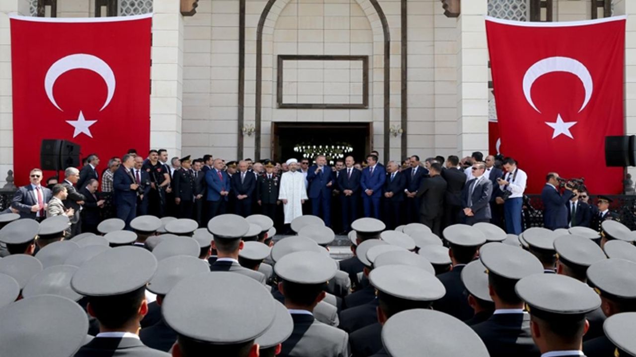 Erbaş: İnsanlığa Faydalı Nesiller Yetiştirmek İçin Camilerimizi Daha Aktif Kullanmalıyız