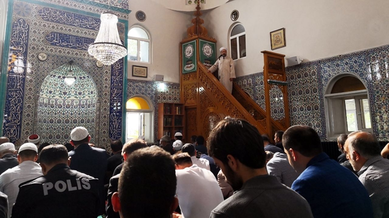 Diyanet İşleri Başkanı Erbaş Tunceli'de Hutbe Okudu