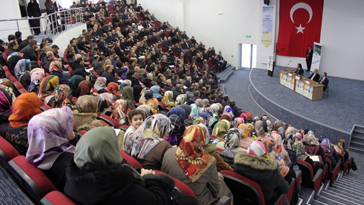 Amacımız Peygamber muhabbetini bilgiye ve marifete dönüştürmektir
