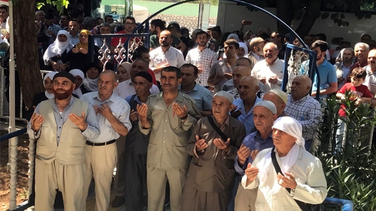 Siirt'ten yola çıkan ilk kafile dualarla uğurlandı