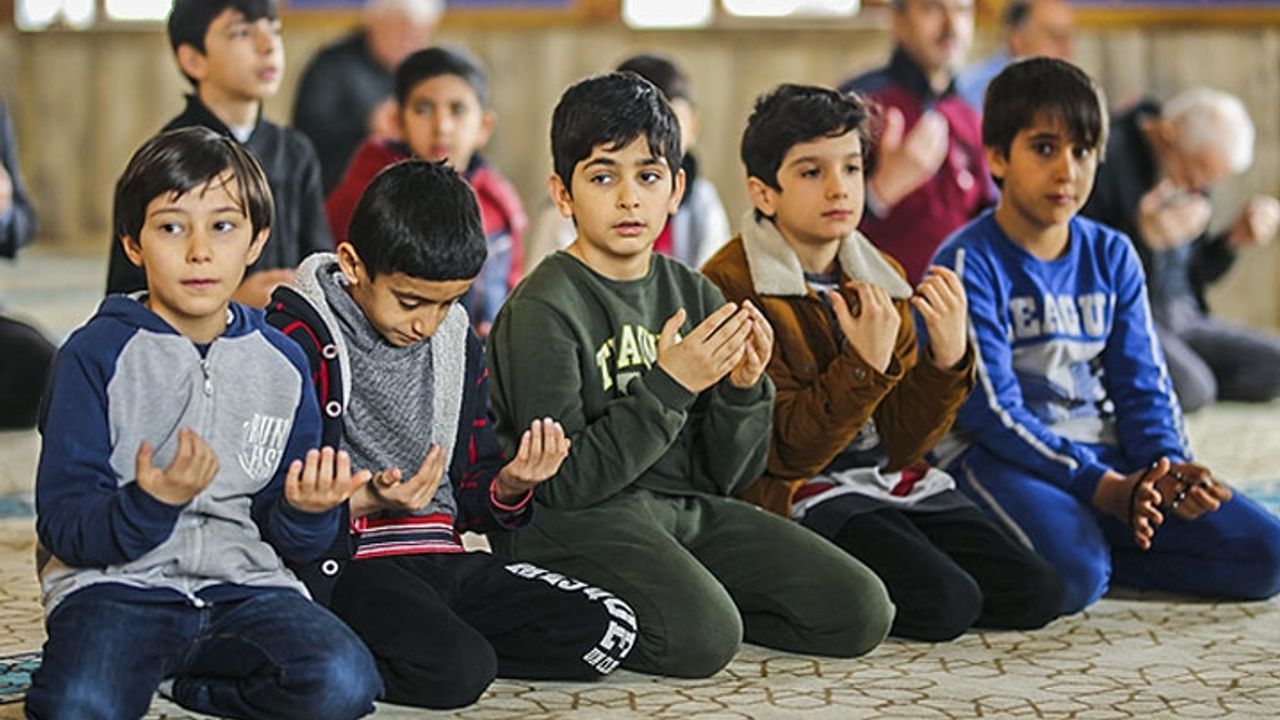 Cami hayatımızın merkezinde yer almalı