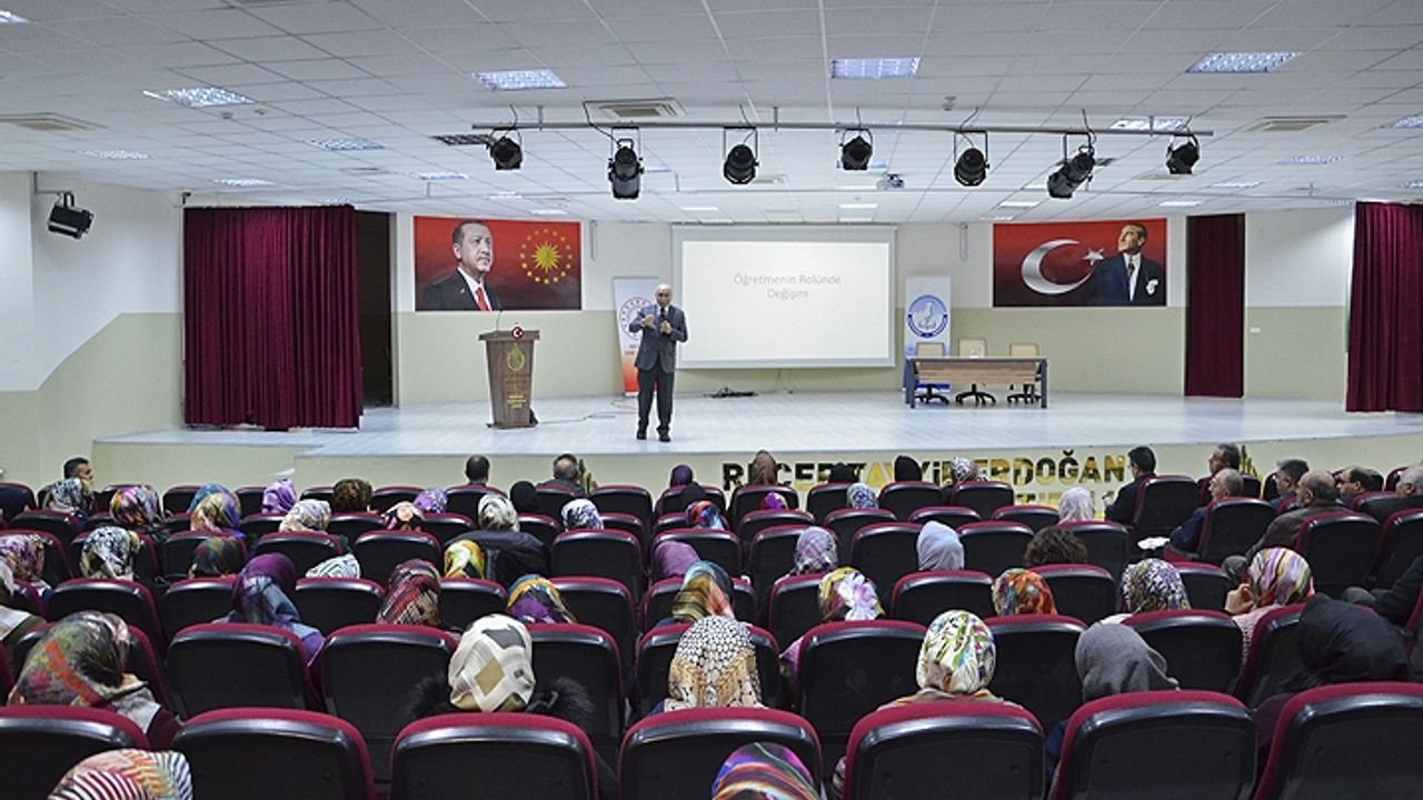 Din Eğitiminde Verimliliğin Artırılması konulu konferans düzenlendi