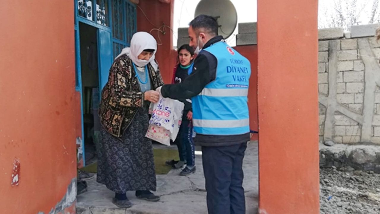 Din görevlilerinden Vefa Grupları'na tam destek