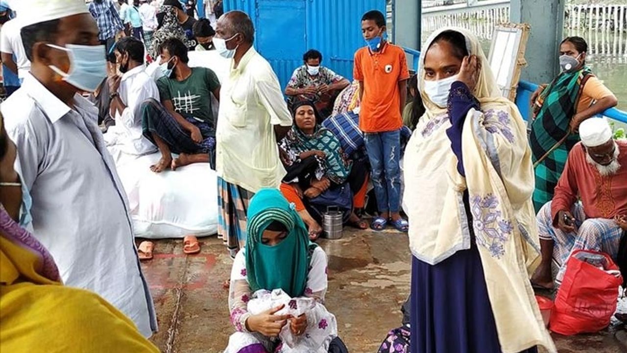 Bangladeş’te ibadethanelere yeniden virüs kısıtlaması getirildi