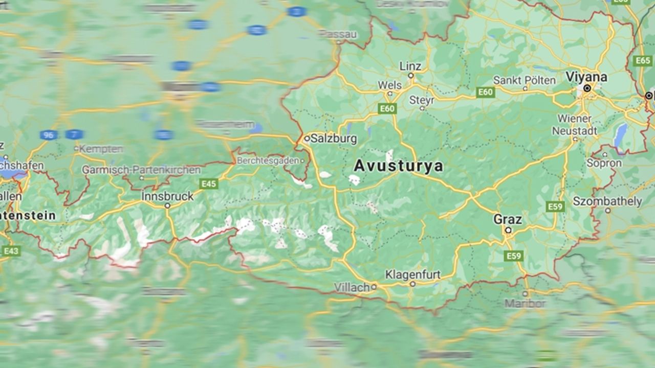 Avusturya'da başörtüsü yasağı yargıya takıldı