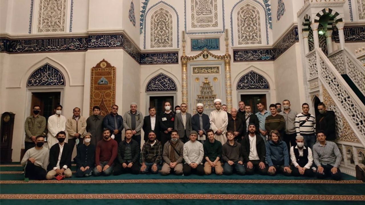 Tokyo Camii'nde Mevlid-i Nebi programı