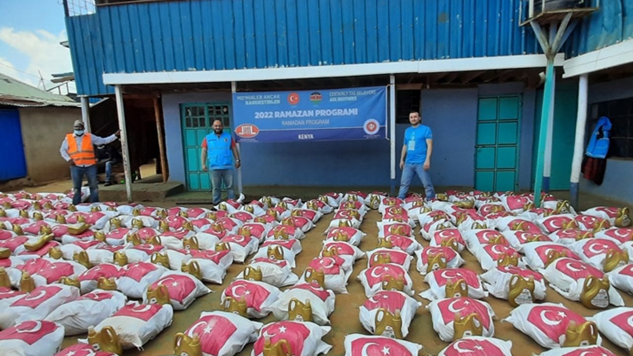 TDV Kenya'da 6 bin gıda paketi dağıttı