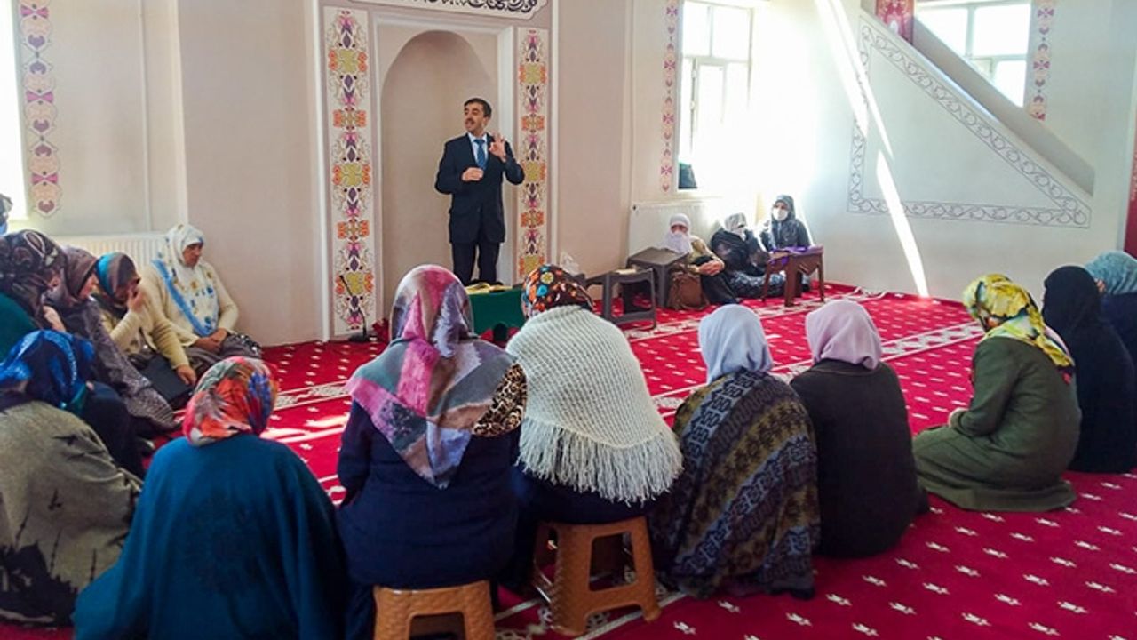 Müftü Kalkan: Dijital dünyanın nesnesi değil öznesi olmalıyız