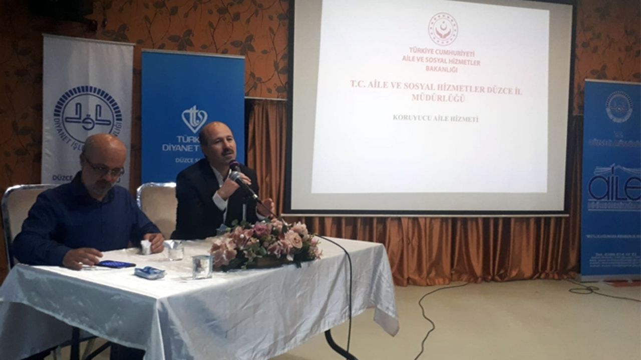 Düzce’de 'Bir Yetime Aile Olmak' konulu panel düzenlendi