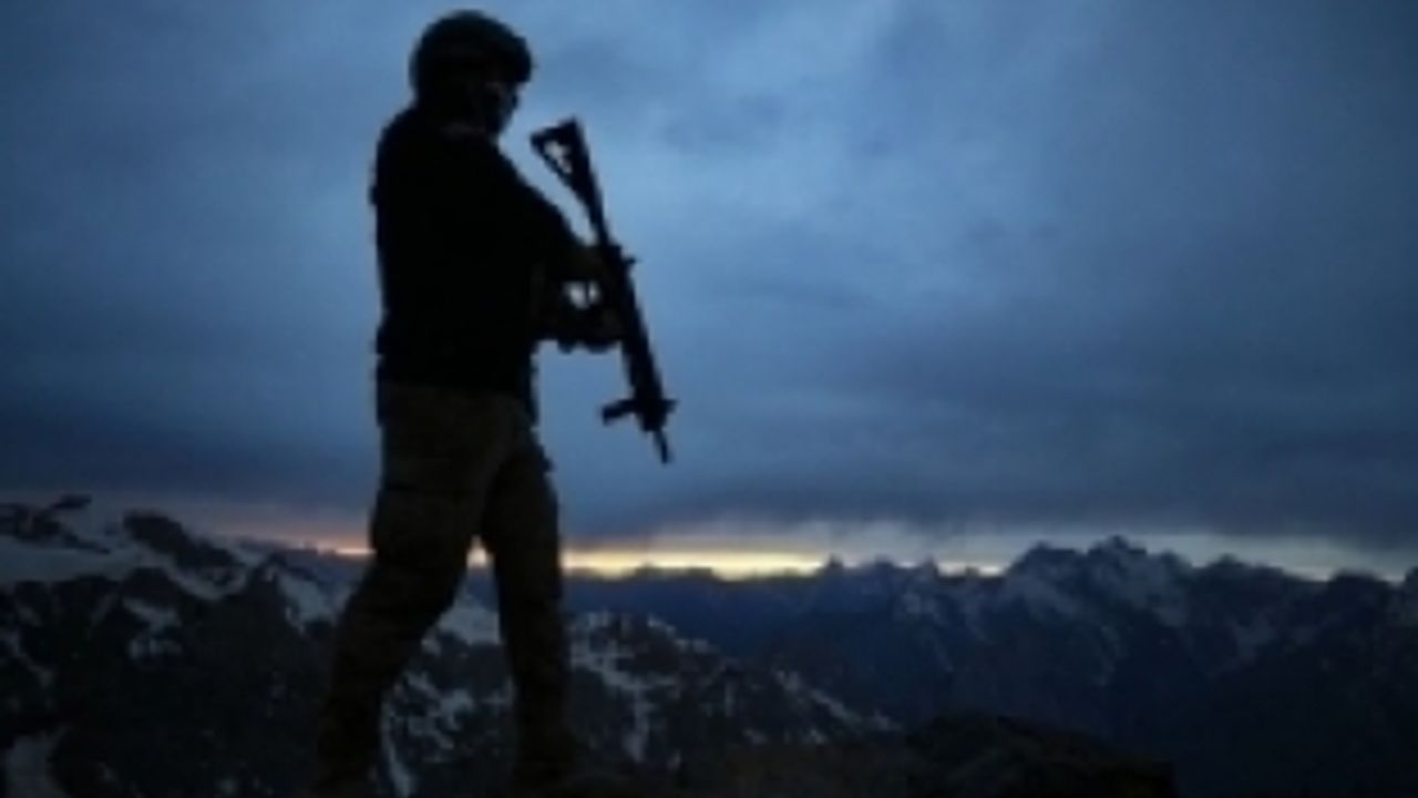 Fırat Kalkanı Harekat bölgesinde iki asker şehit oldu