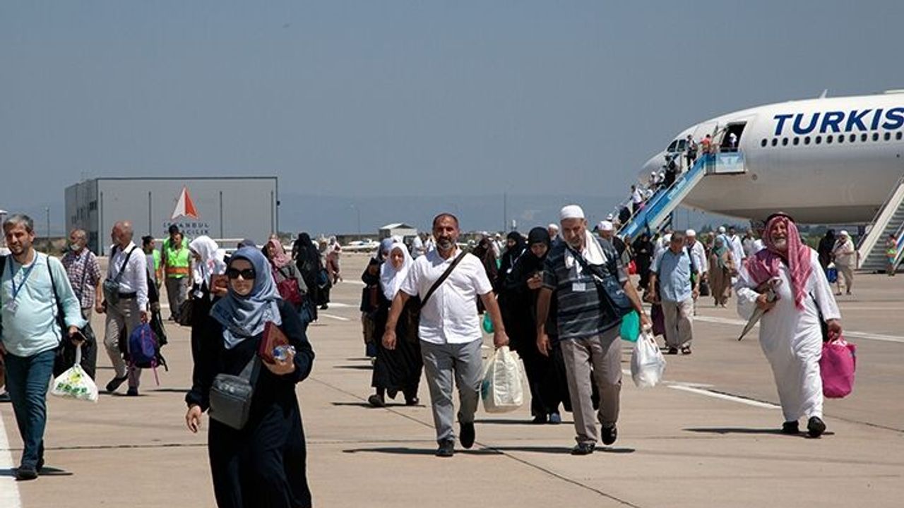 Son hac kafilesi Bursa Yenişehir Havaalanına indi
