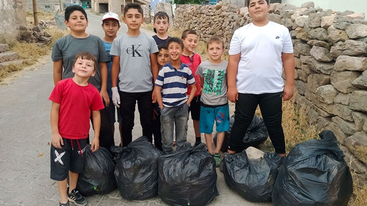 Cami gençleri mahalleye örnek oldu