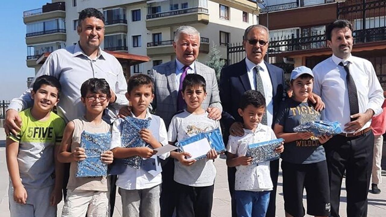 Çankaya Kaymakamı Duru, camide çocuklarla buluştu