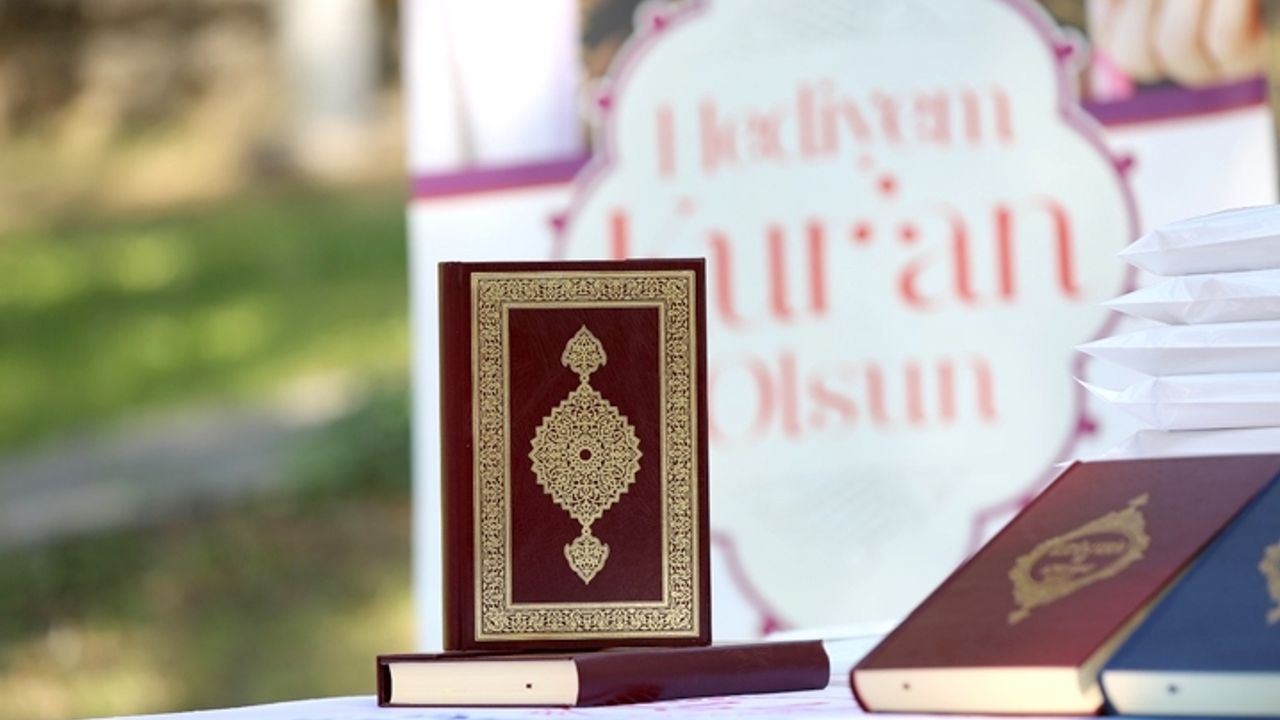 Osmaniye’de 33 bin Kur’an hediye edildi