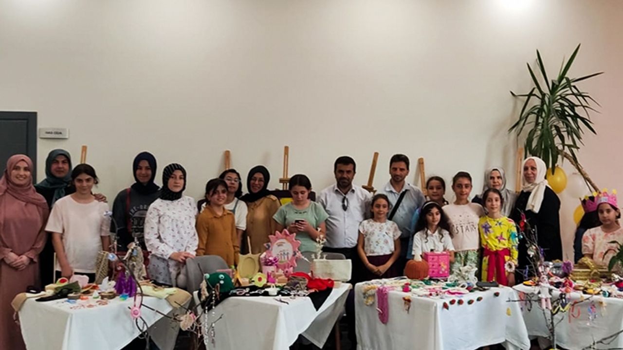 Yaz Kur’an Kursu öğrencilerinden 'El İşi Sergisi'