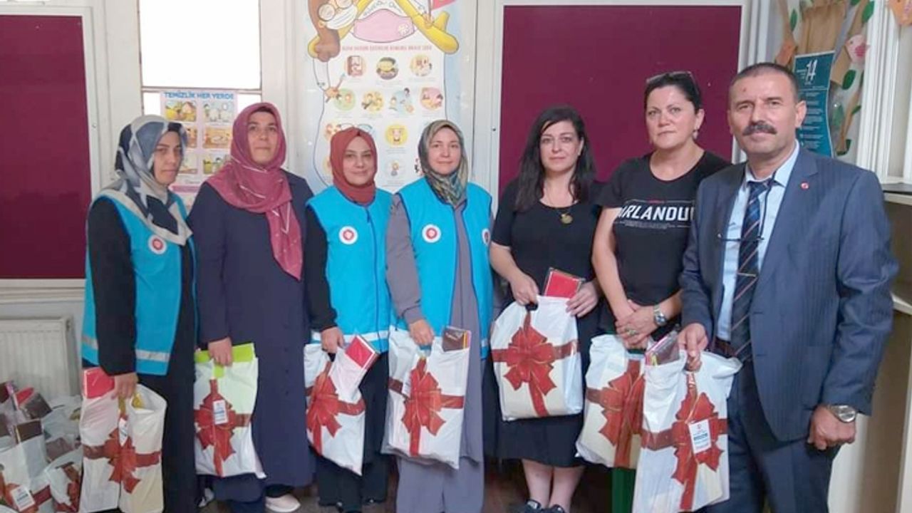 Edirne TDV Kadın kollarından öğrencilere eğitim desteği