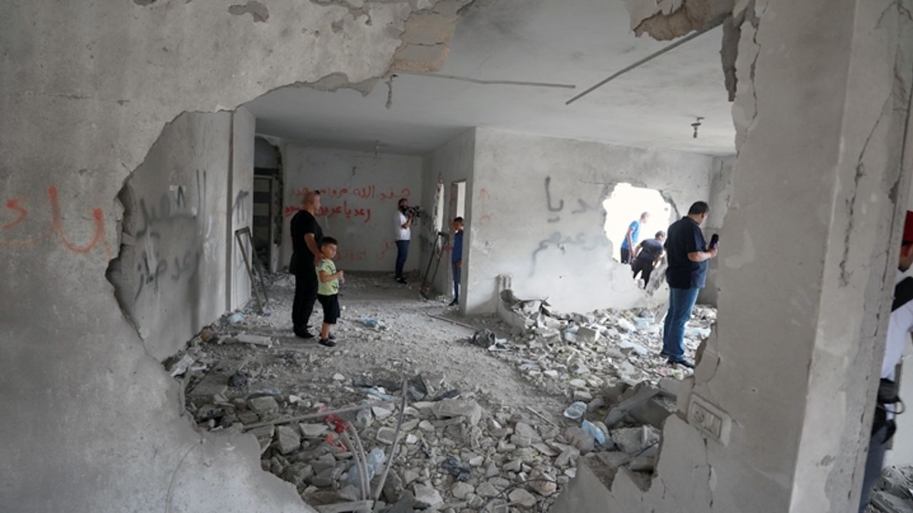 İşgalciler, Filistinlilerin evlerini yıktı