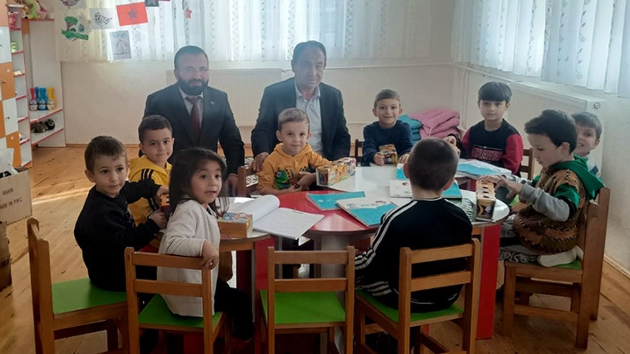 Belediye Başkanı Görünmez miniklerle bir araya geldi