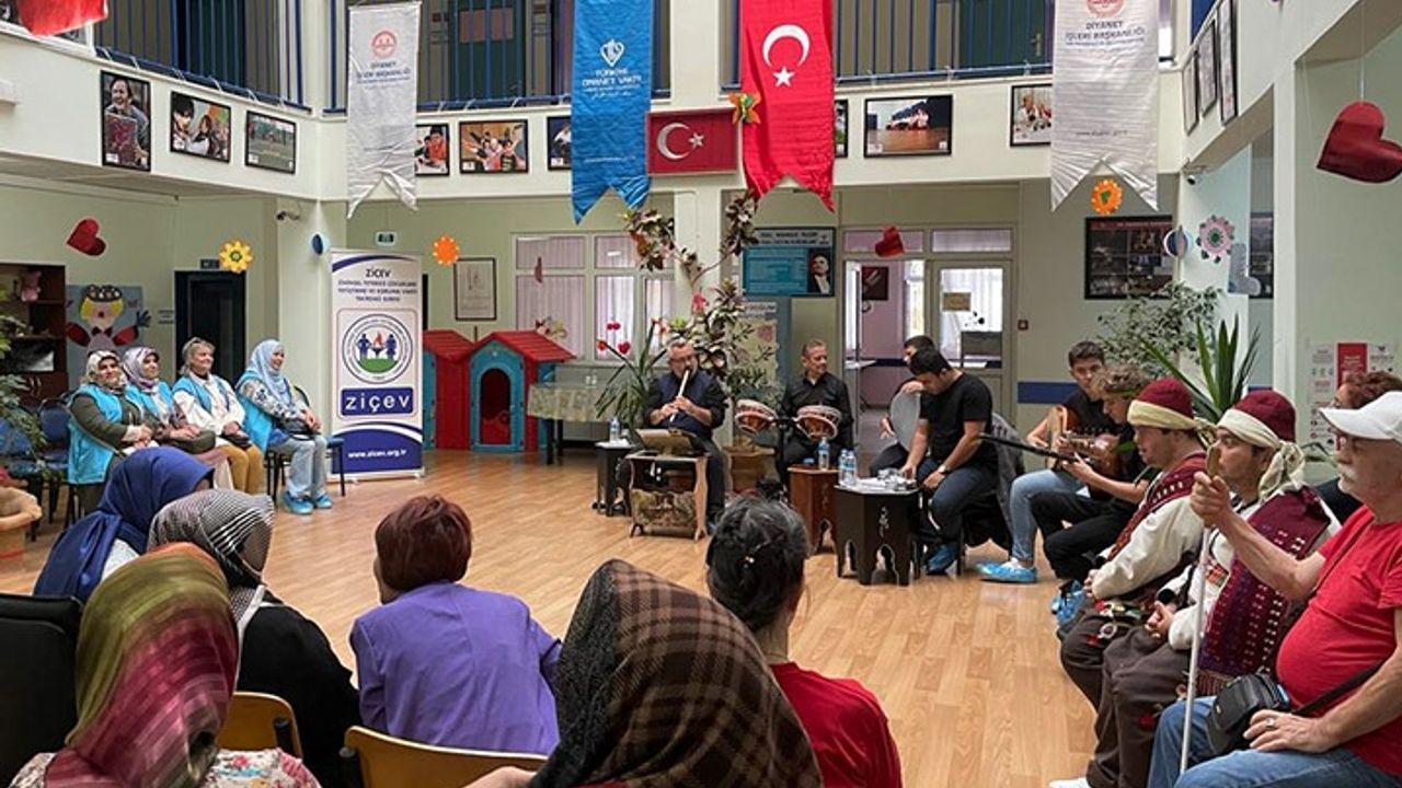 Engelli öğrencilere Mevlid-i Nebi konseri