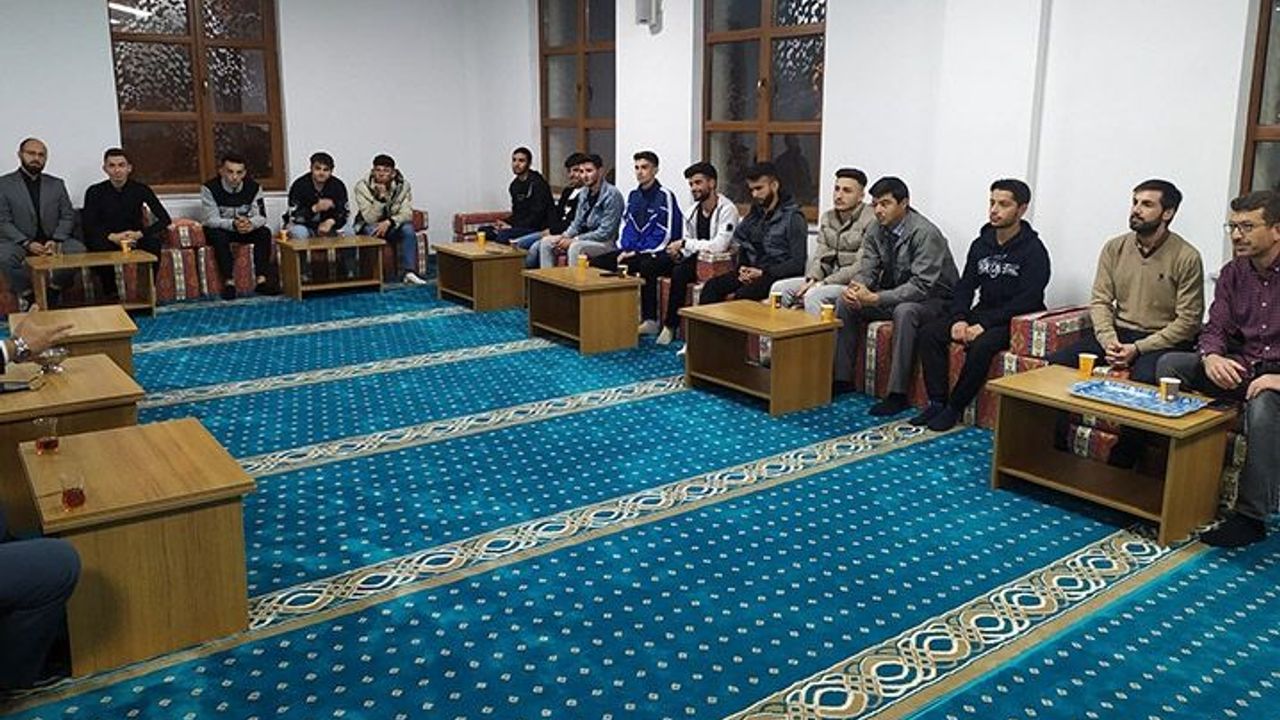 Müftülük, iş insanlarıyla üniversite öğrencilerini buluşturdu