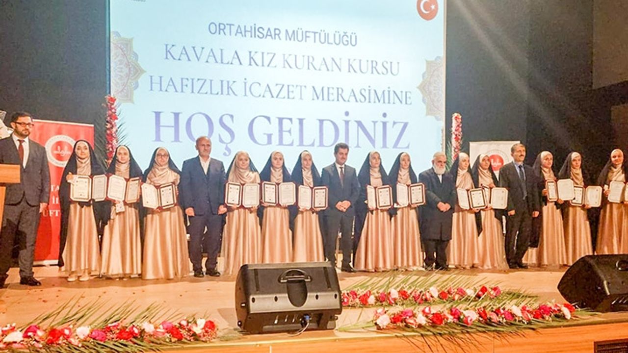 Ortahisar'da hafızlar belge aldı