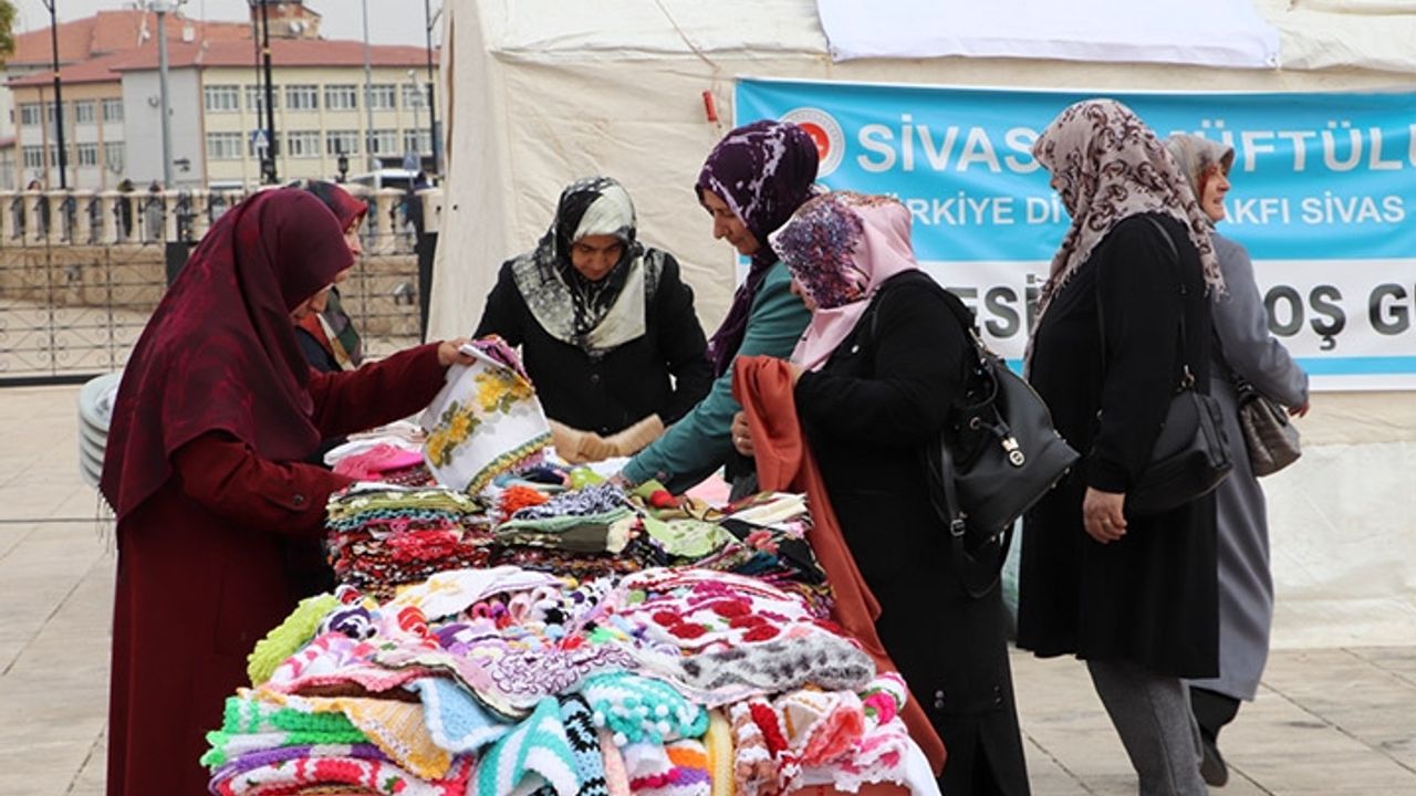 Sivas'tan "Hediyem Kitap Olsun" kampanyasına destek