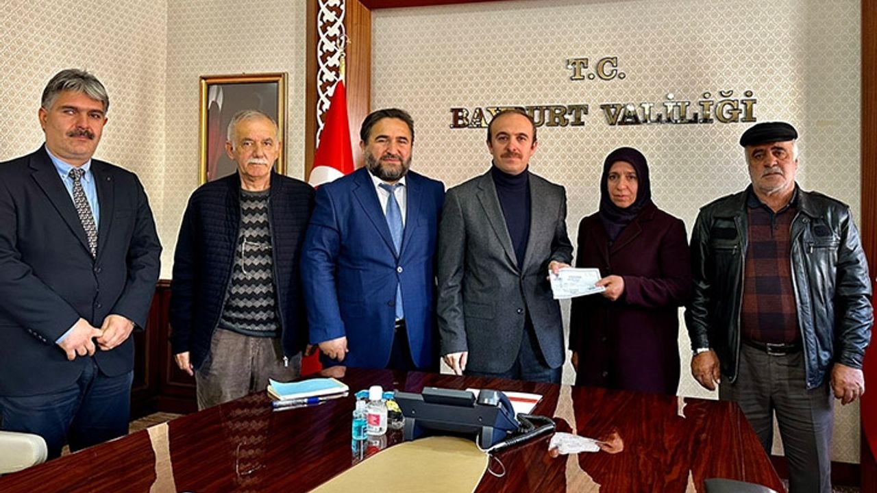 Annelerinin vasiyeti üzerine Kur'an kursuna 3 milyon bağışladılar