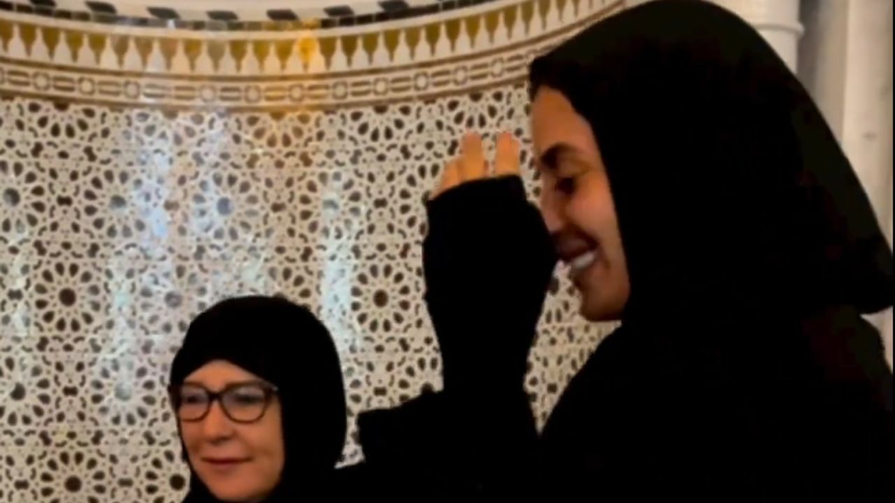 Fransız model Marine el Himer, Müslüman olduğunu ilan etti