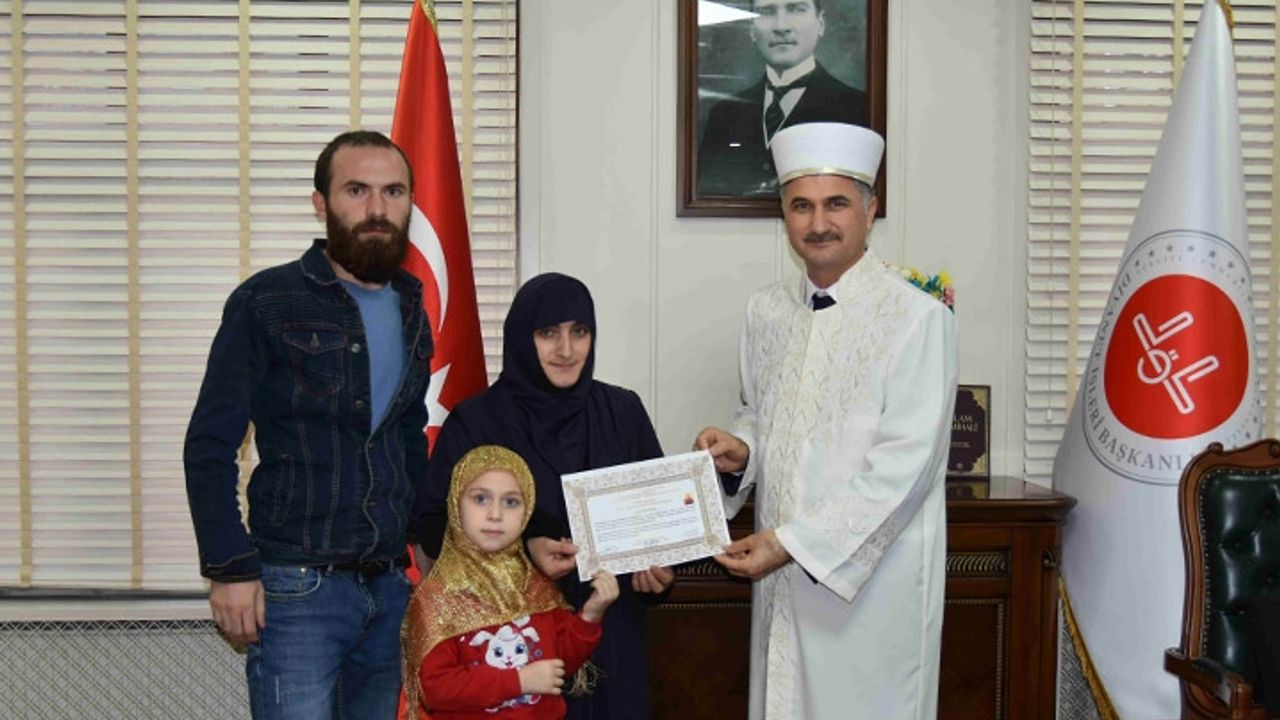 Gürcistan vatandaşı Teona Beradze, İslamı seçti