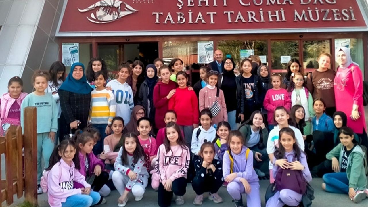 Keçiören'de gençler çeşitli etkinliklerle bir araya geliyor