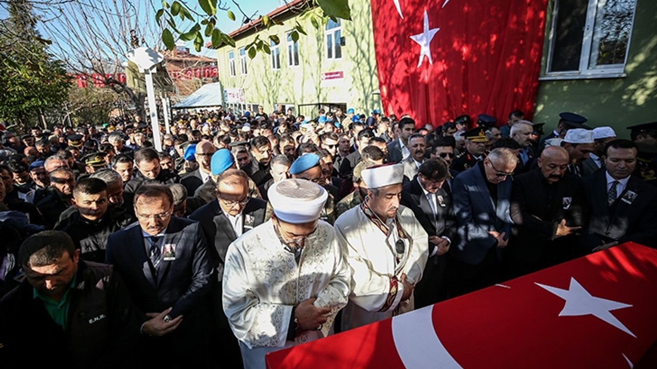 Şehit Piyade Astsubay Kıdemli Çavuş Emre Sevinç, Bursa'da son yolculuğuna uğurlandı