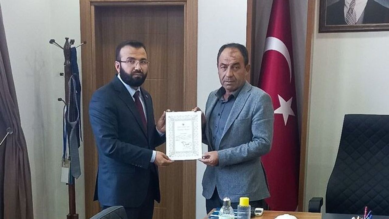 TDV'ye destek veren belediye başkanına 'Teşekkür Belgesi'