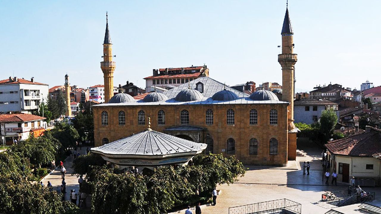 Tarihi orum Ulu Camii nde yenileme al malar ba lad Diyanet