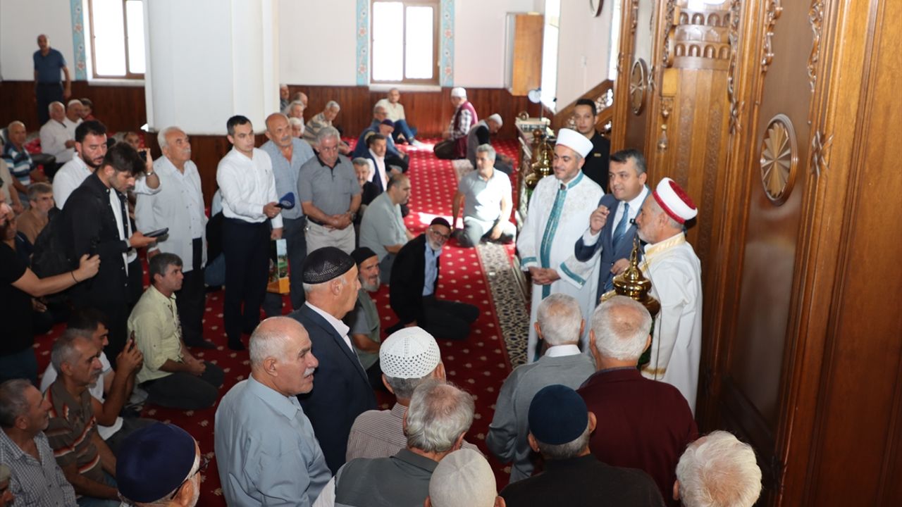 Hatay’da 49 yıllık meslek hayatının ardından emekli olan imama veda