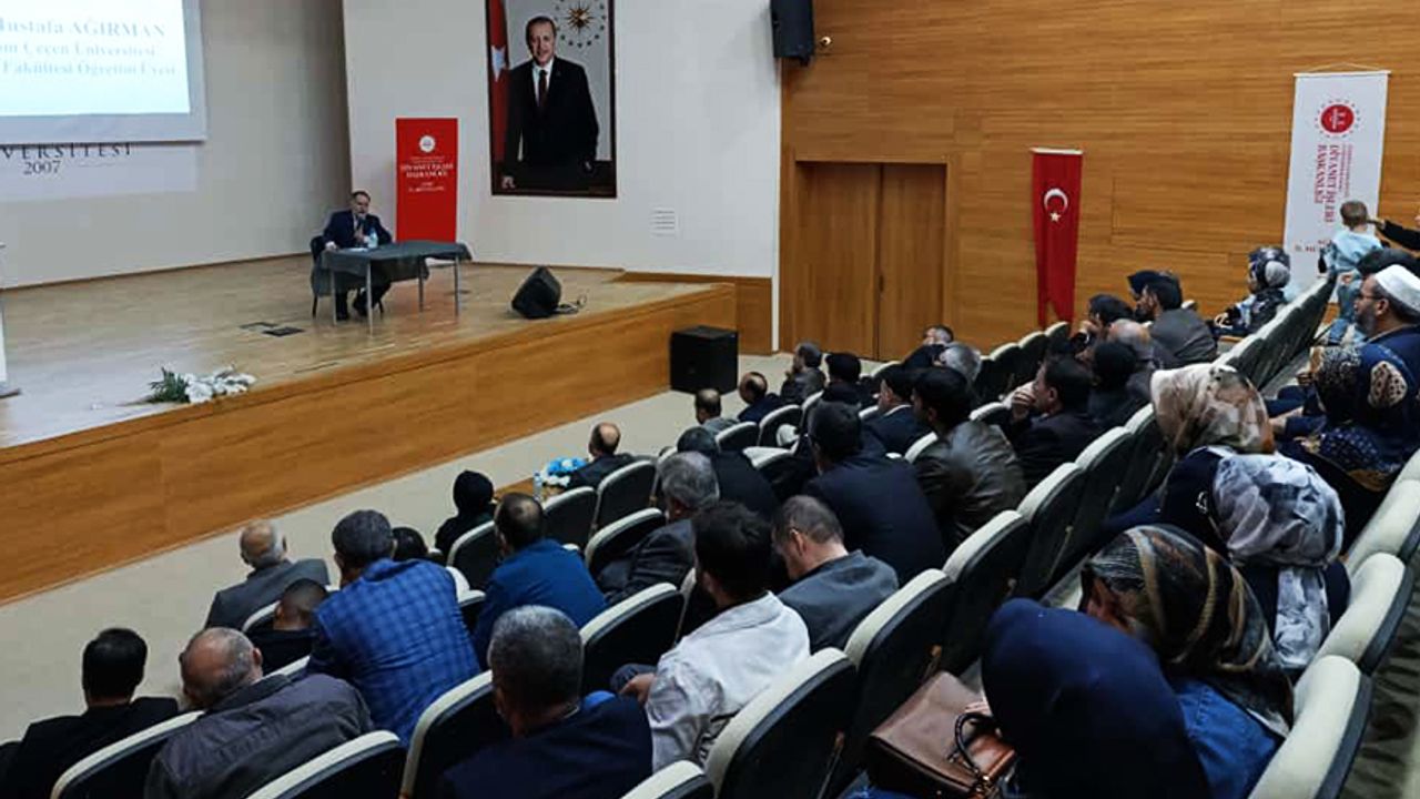 Ağrı’da “Peygamberimiz ve Aile Ahlakı” konuşuldu