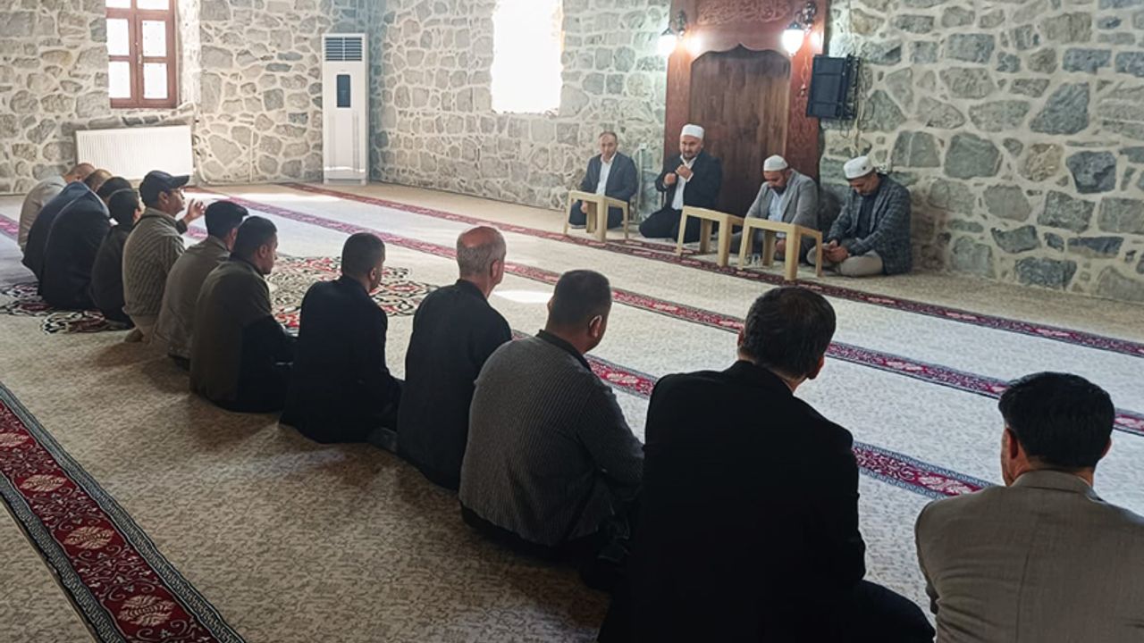 Hakkari’de cami engelli buluşması