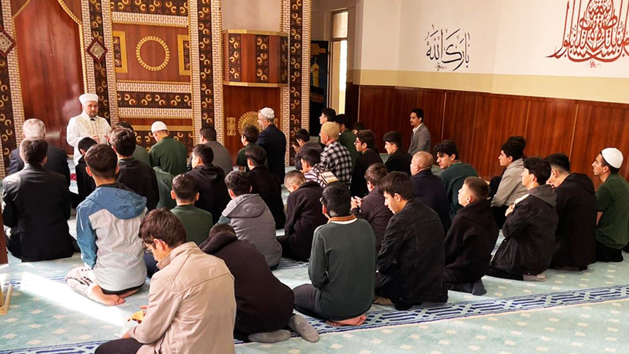 Öğrencilere Hz. Peygamber ahlakı anlatıldı