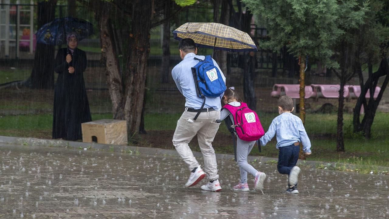 İstanbul’da ikili eğitim yapan okullar tatil edildi