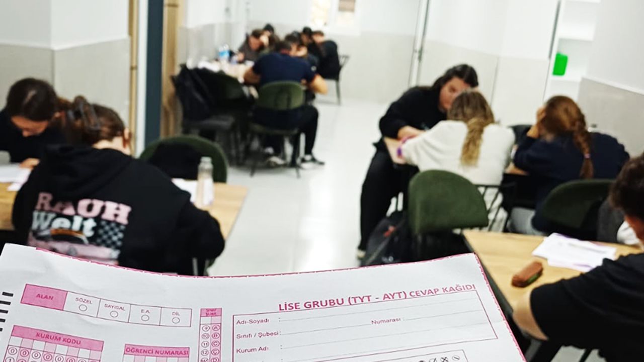 Simav Diyanet Gençlik Merkezi’nde YKS denemeleri başladı