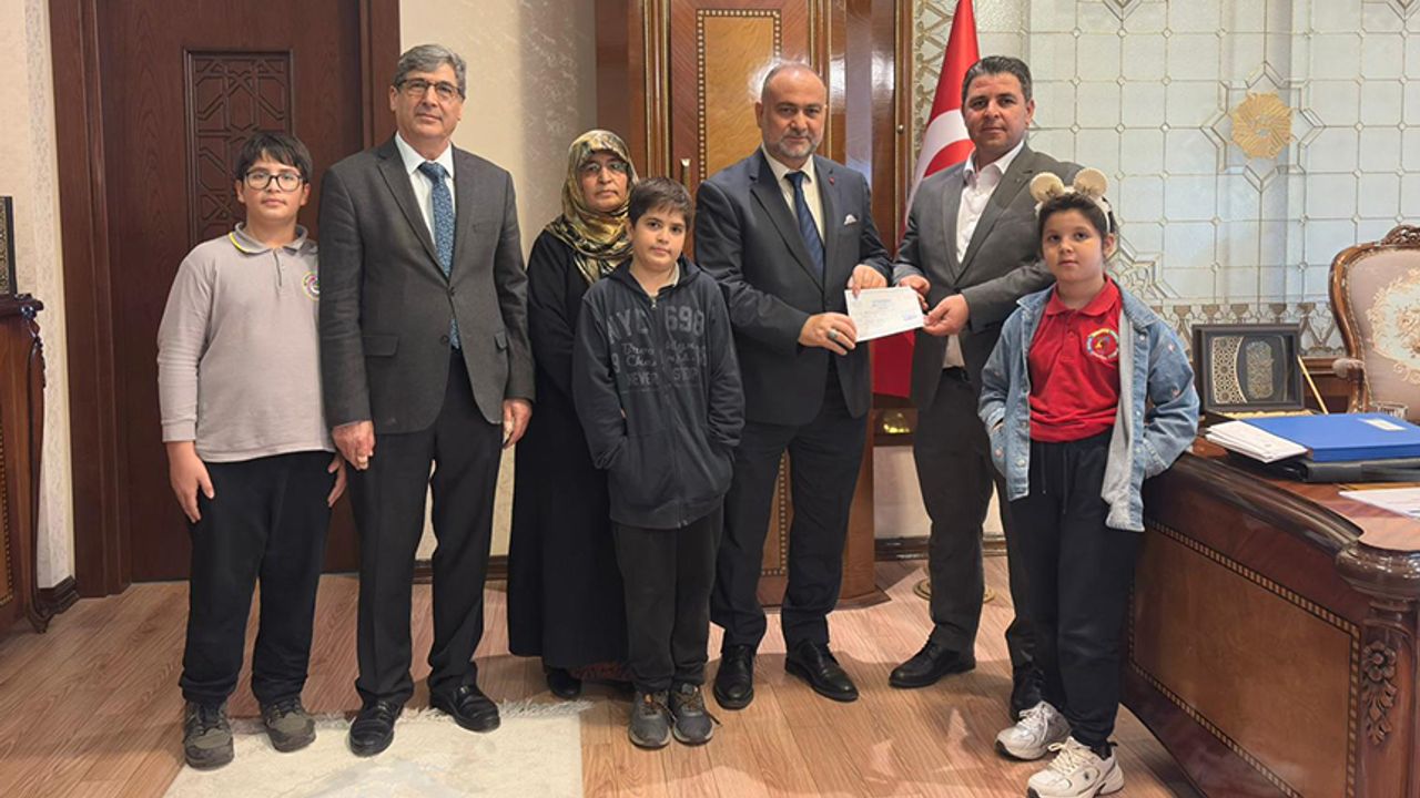 Adana Selahaddin Eyyubi İmam Hatip Ortaokulu’ndan Filistin’e destek