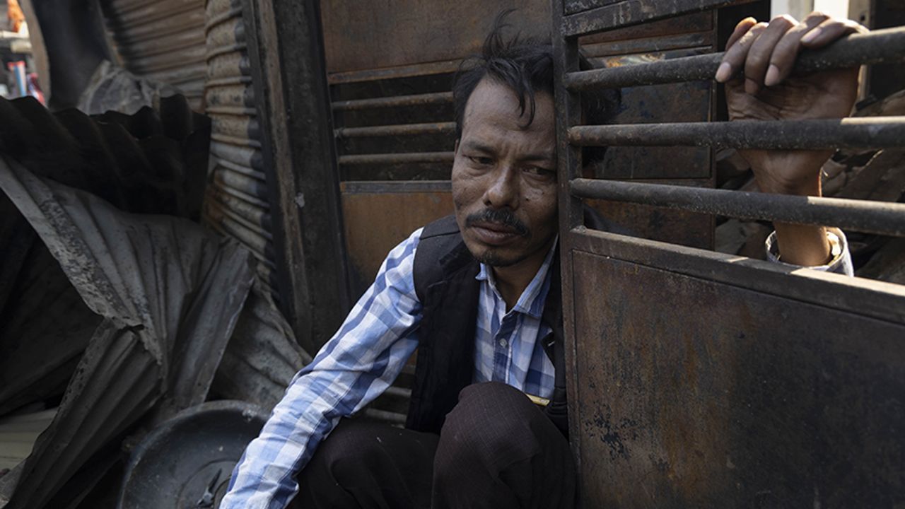 Bangladeş’teki yangında 1500'e yakın ev yandı