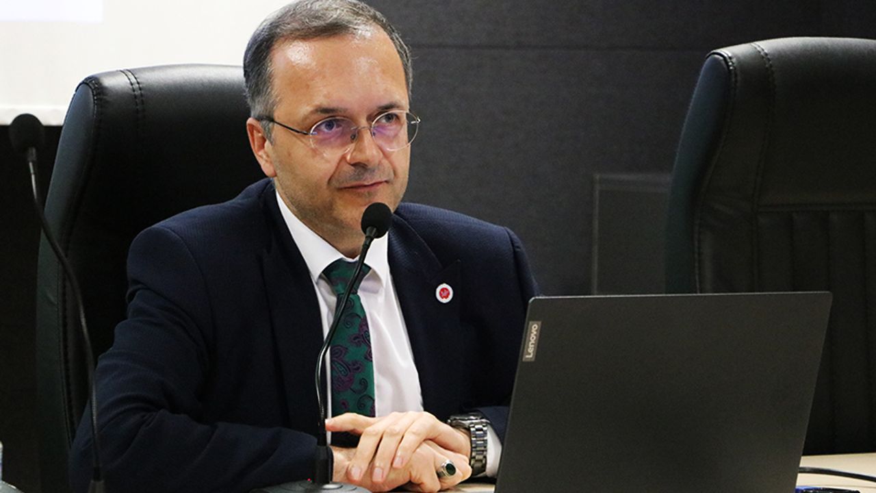 Tekirdağ’da “Türkiye’de Gençliğin Değişen Profili” konferansı düzenlendi