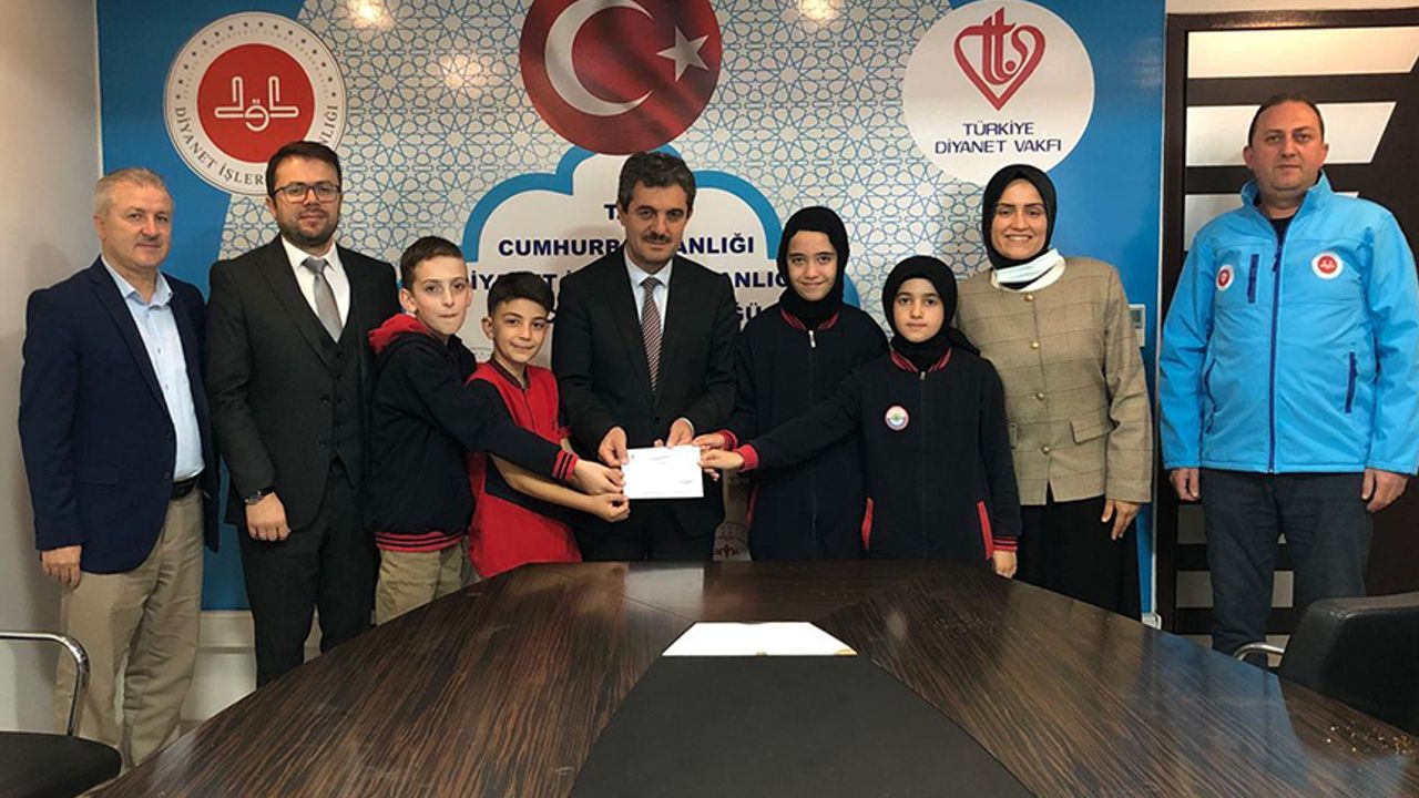 Ortaokulu öğrencilerinden Filistin’e destek