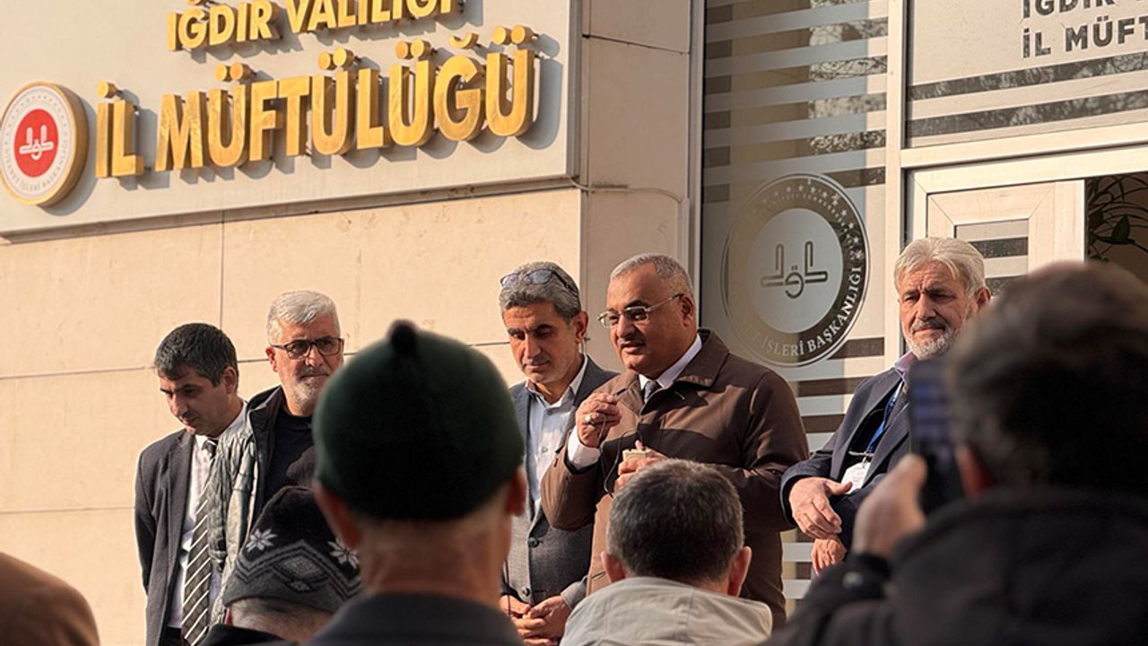 Iğdır’da umreciler dualarla yola çıktı