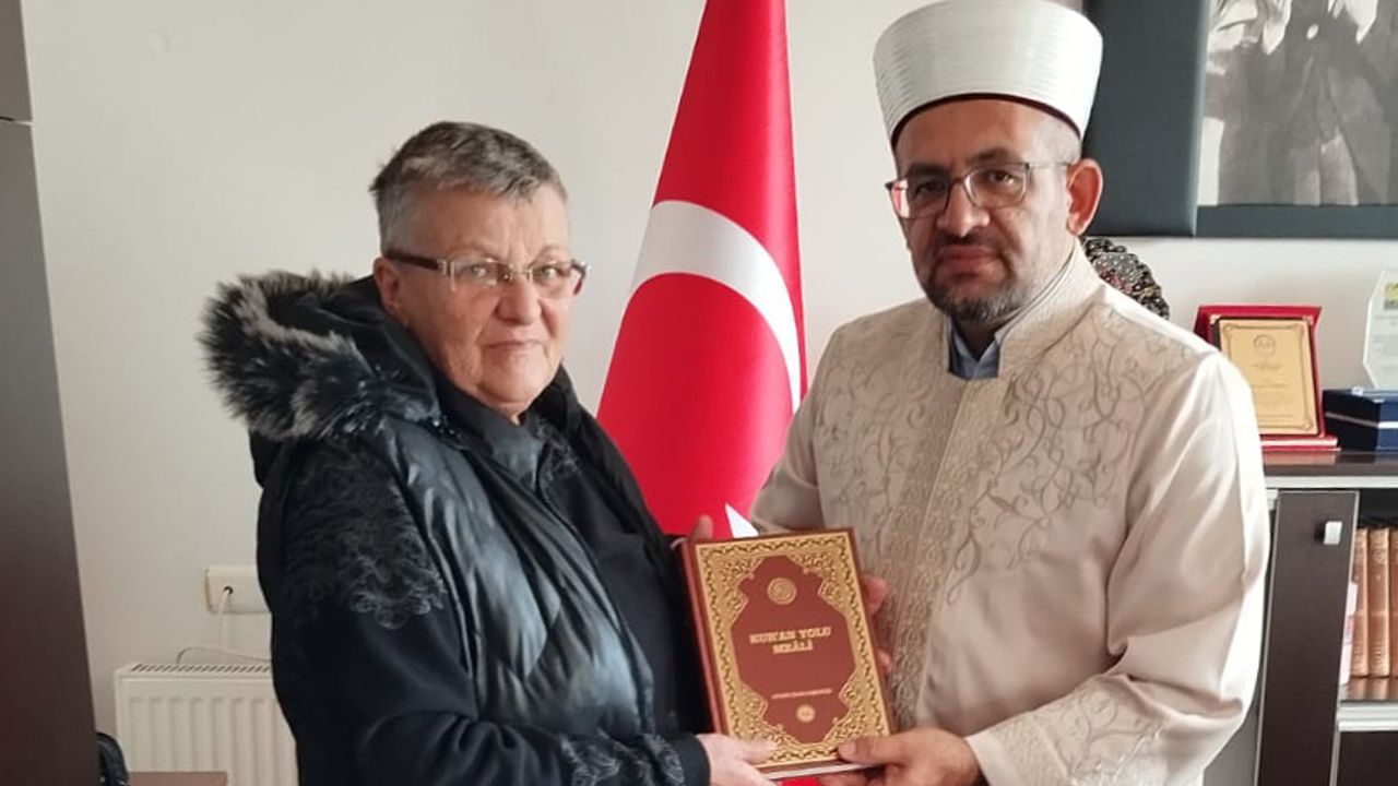 Romanyalı kadın Konya’da Müslüman oldu