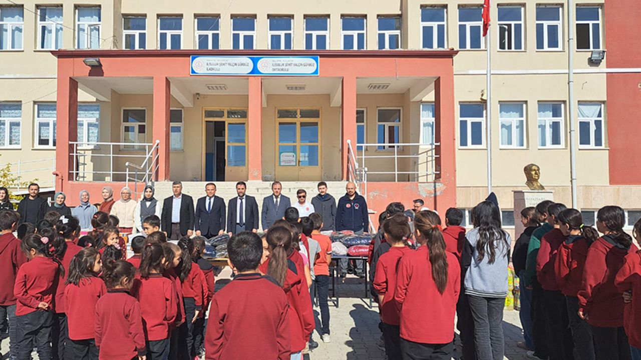 Yeşilyurt’ta “Bir Bot – Bir Mont” kampanyası