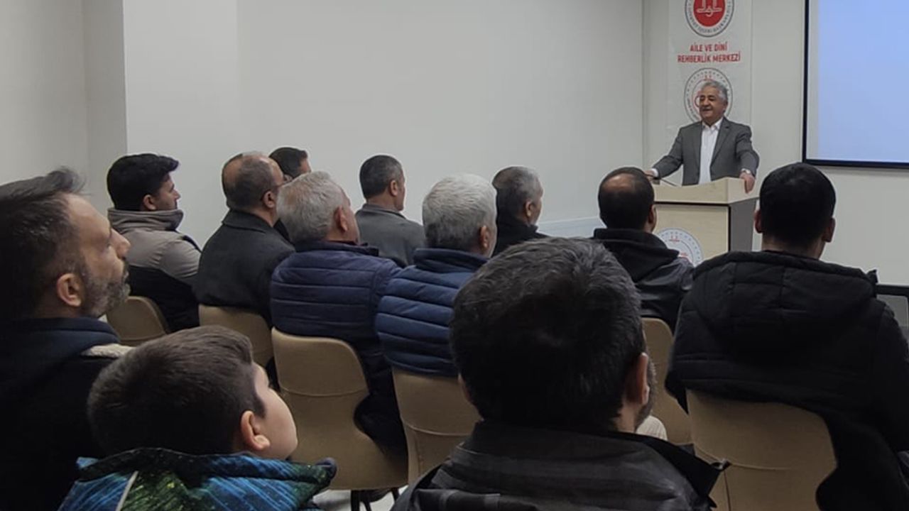 Adıyaman’da “Aile Okulu” seminerlerine yoğun ilgi