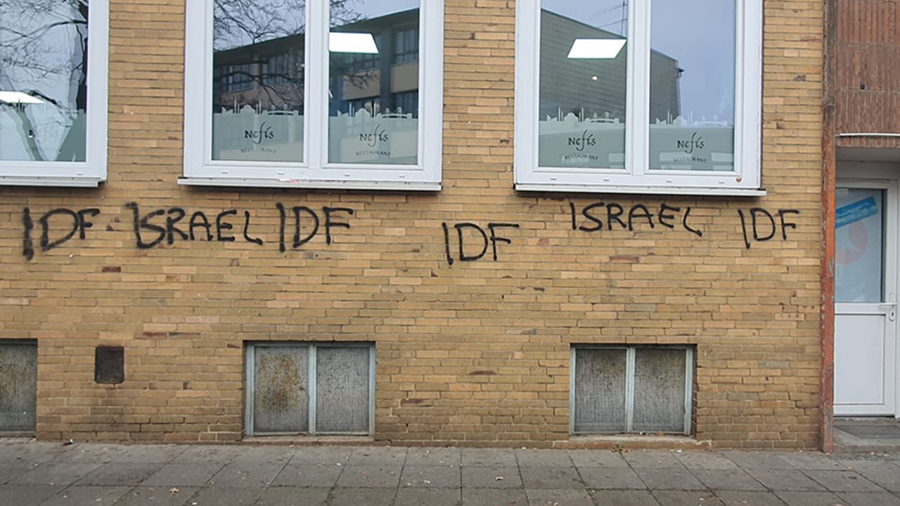 Almanya’da iki Türk camisine saldırı düzenlendi