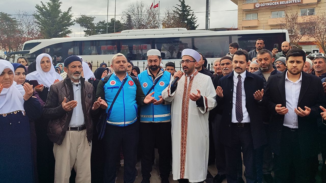 Göynücek’te vatandaşlar dualarla umreye uğurlandı