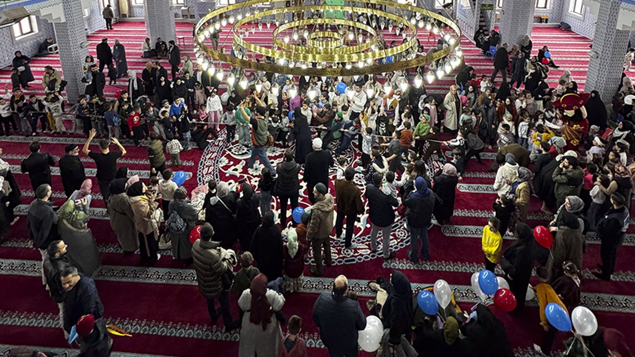 Pendik’te ‘Cami-Çocuk Şenliği’ düzenlendi